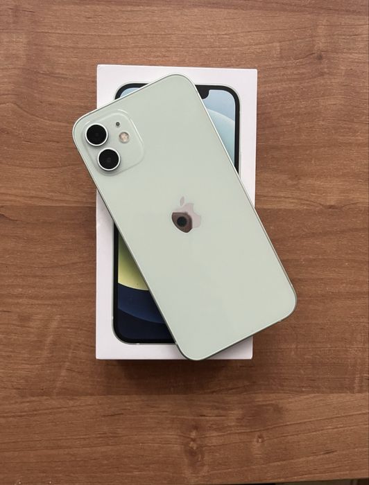 Продам Айфон 12 в отличьном состояни