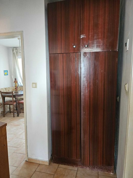 Тристаен, тухлен до Зимно кино Тракия