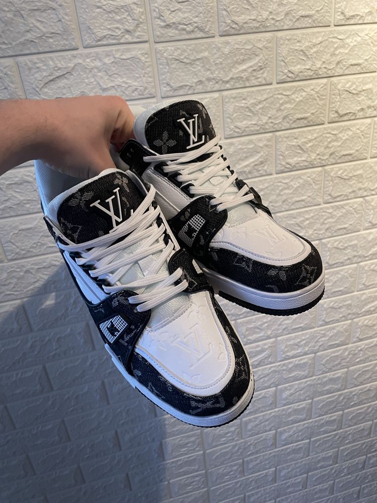 URGENT Louis Vuitton Trainers noi nouti nepurtati