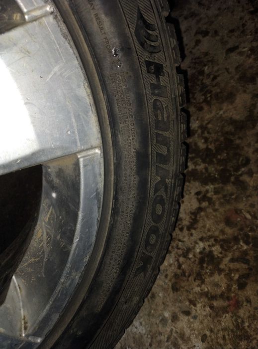 продавам рън флет гуми 16 цола с джантите 195-55-16 за форд фокус