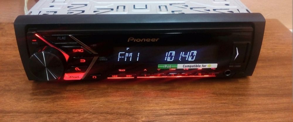 Автомагнитола Pioneer оригинал почти новый сделано в Малайзия