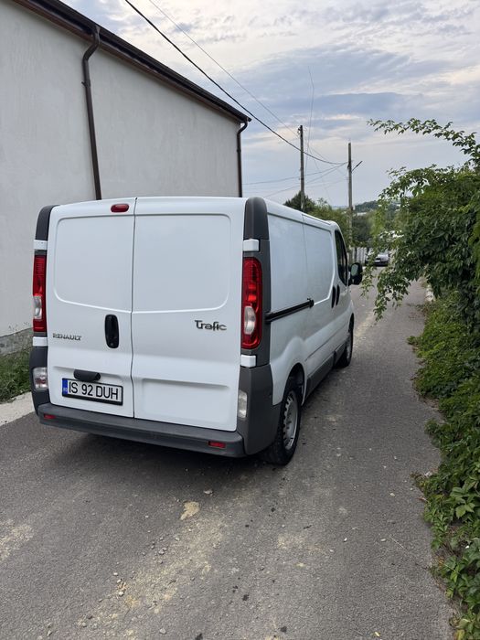 RENAUL TRAFIC 2.0 diesel