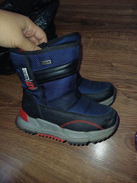 Отдам обувь не дорого