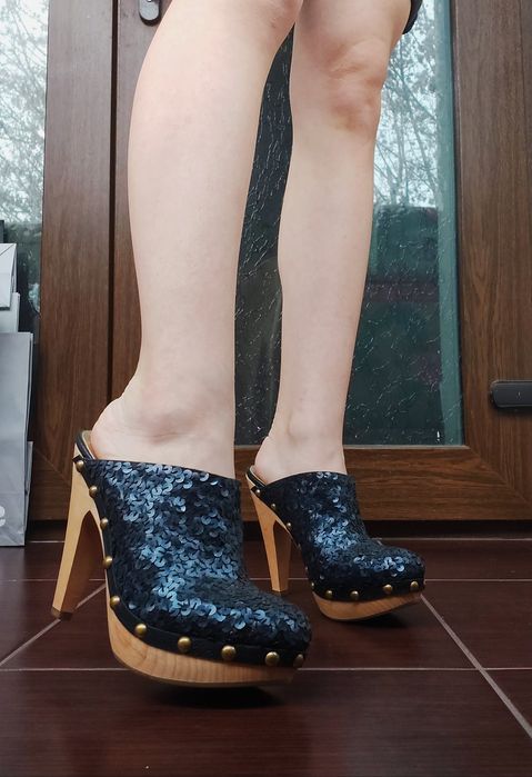 Pantofi saboti cu toc