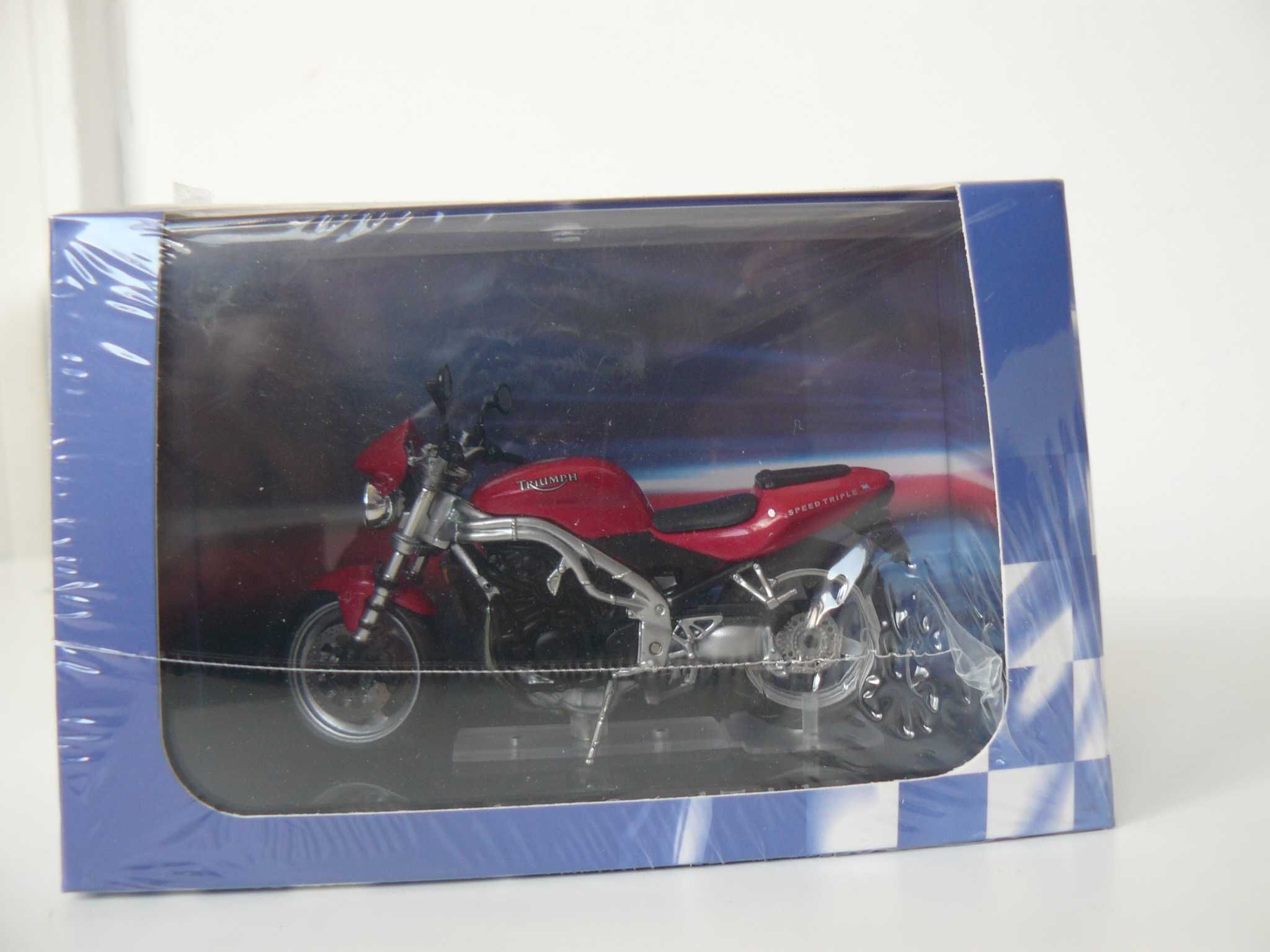 Macheta Moto TRIUMPH 955 SPEED TRIPLE Noua in Cutie,Scara 1:24 Atlas