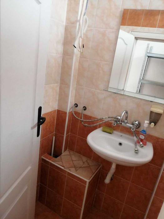 Търговско помещение под наем до м-н Боруй