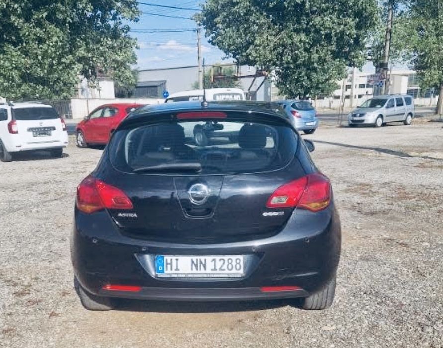 Opel Astra J an 2012 1.7 cdti - scurta