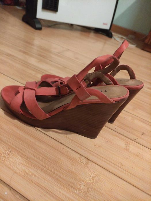 Sandale piele marimea 38 si  marimea 39
