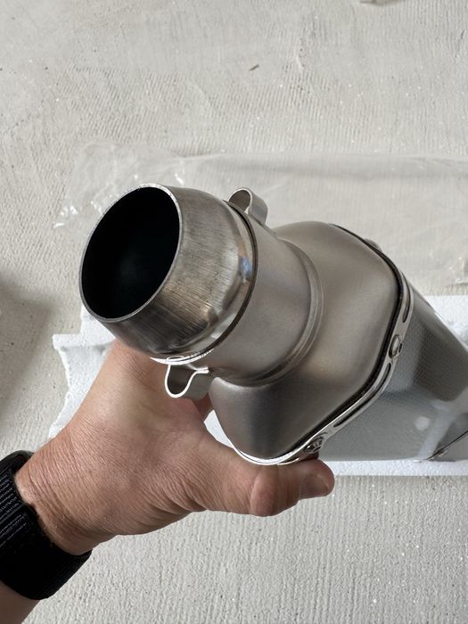 Toba carbon pentru moto - noua