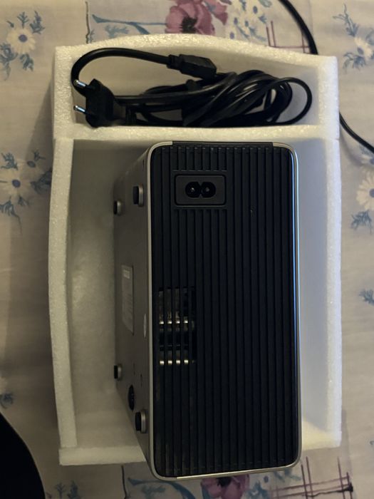 Проектор за филми, игри и др OVERMAX