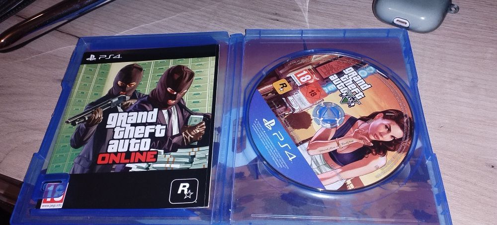 :GTA 5 editia pentru playstation 4