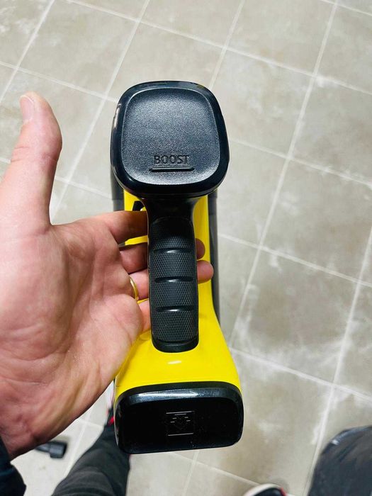 Aspirator vertical Karcher VC 6 Cordless OurFamily 250 W, duza LED
