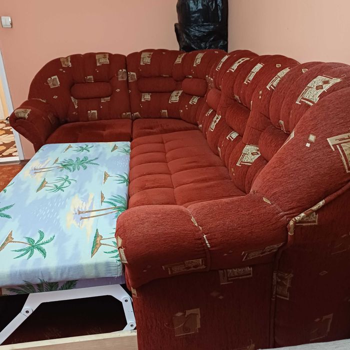 Ъглов разтегателен диван.