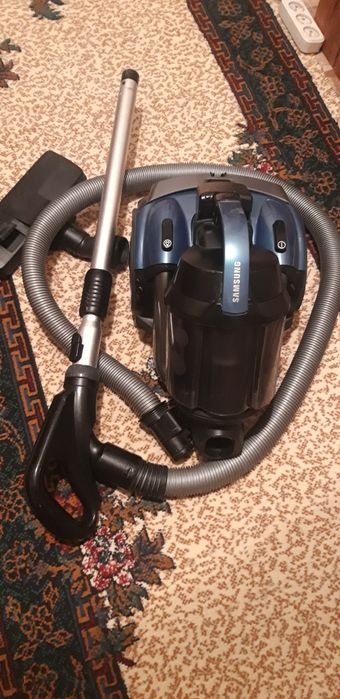 Пылесос Самсунг в рабочем состоянии
