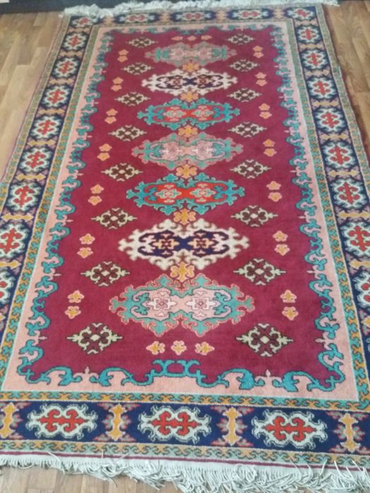продам красивый ковер качественный