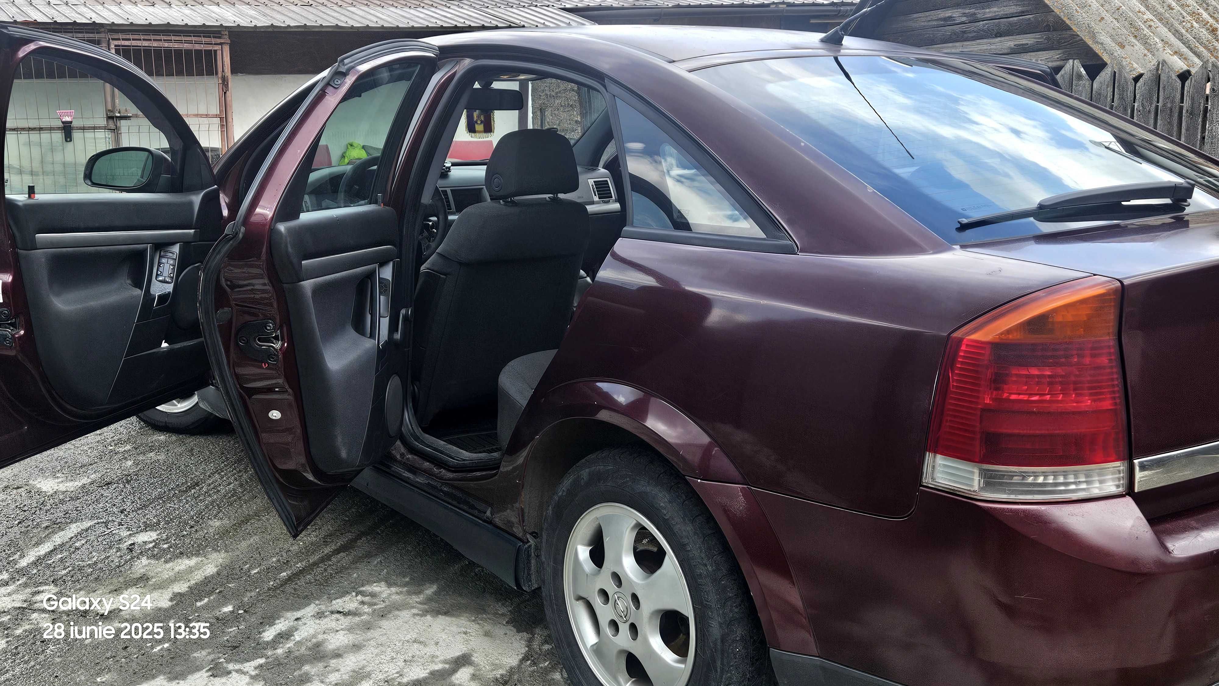 Opel vectra C 2.0. Limuzina