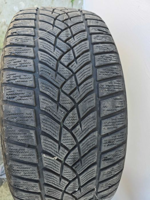 Зимни гуми 225 50 17 goodyear 2бр.