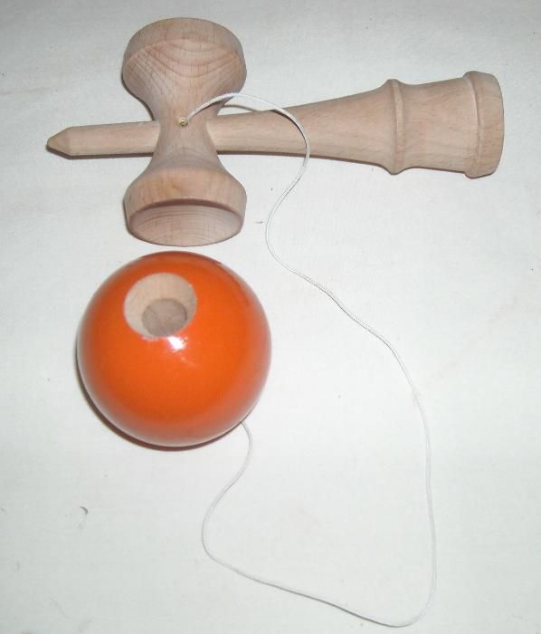 Kendama Noua ORIGINALA portocalie (pentru cunoscatori) Pret Negociabil