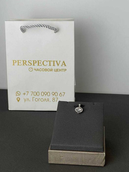 Кулон с бриллиантом 1 карат