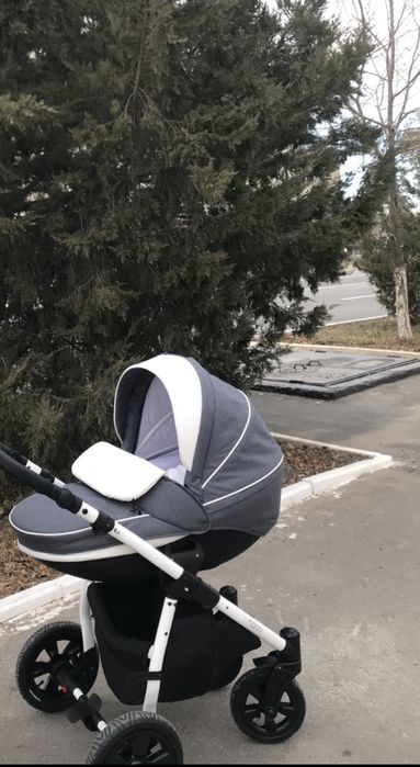 Продам коляску 2 в 1 Tutis Nanni