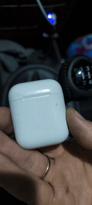 Air pods первого поколения