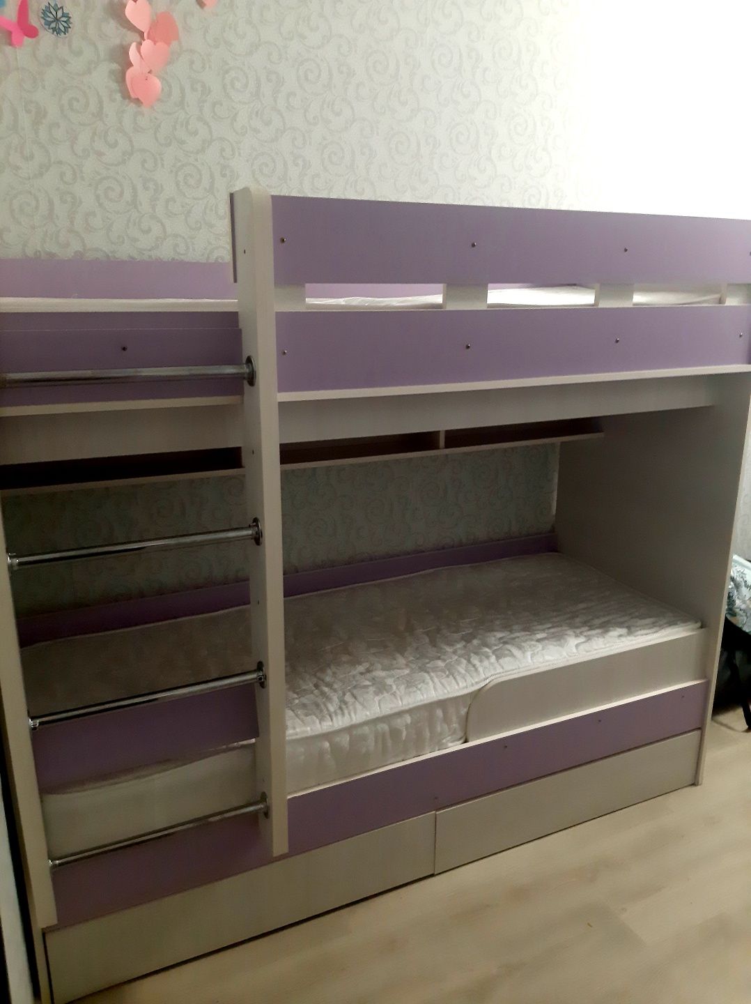 Продам двух ярусную кровать