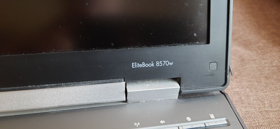 Лаптоп HP EliteBook 8570w