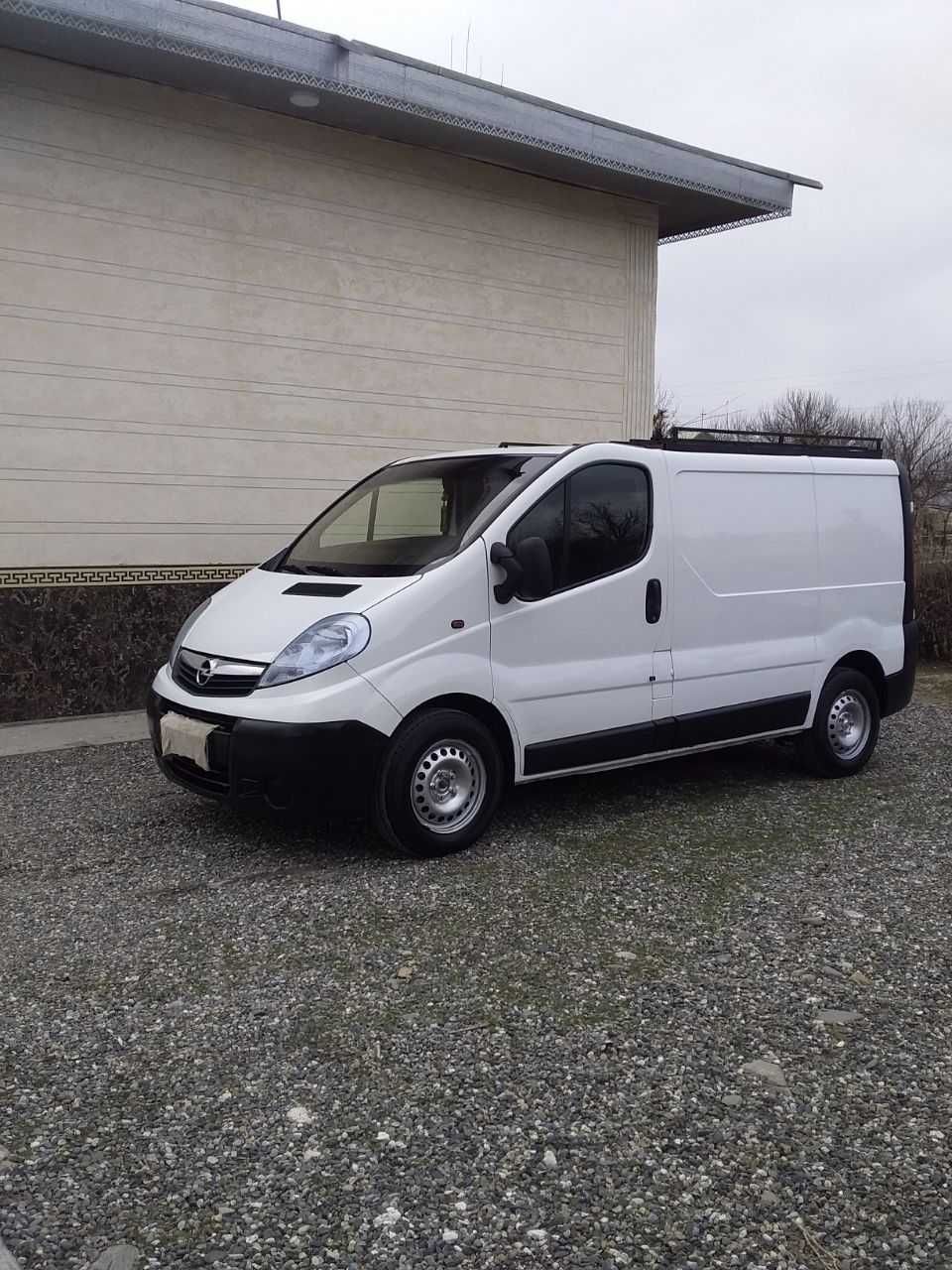 OPEL VIVARO микроавтобус сотилади