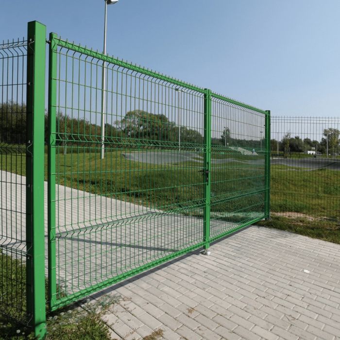 Realizăm garduri metalice și din plasă bordurată