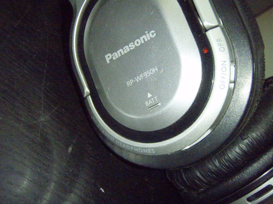 Casti wireless fara fir cu surround Panasonic RP-WF950
