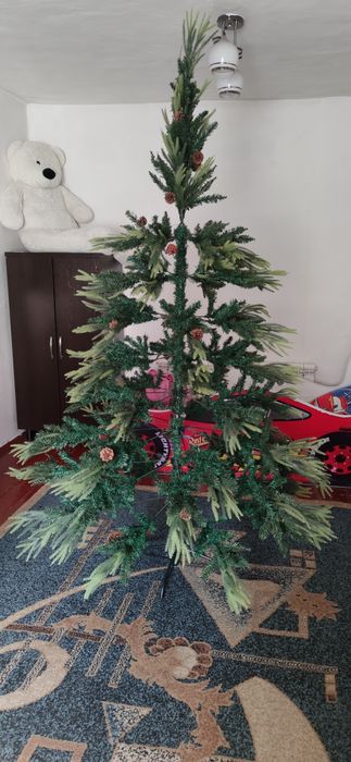 Ёлка искусственная