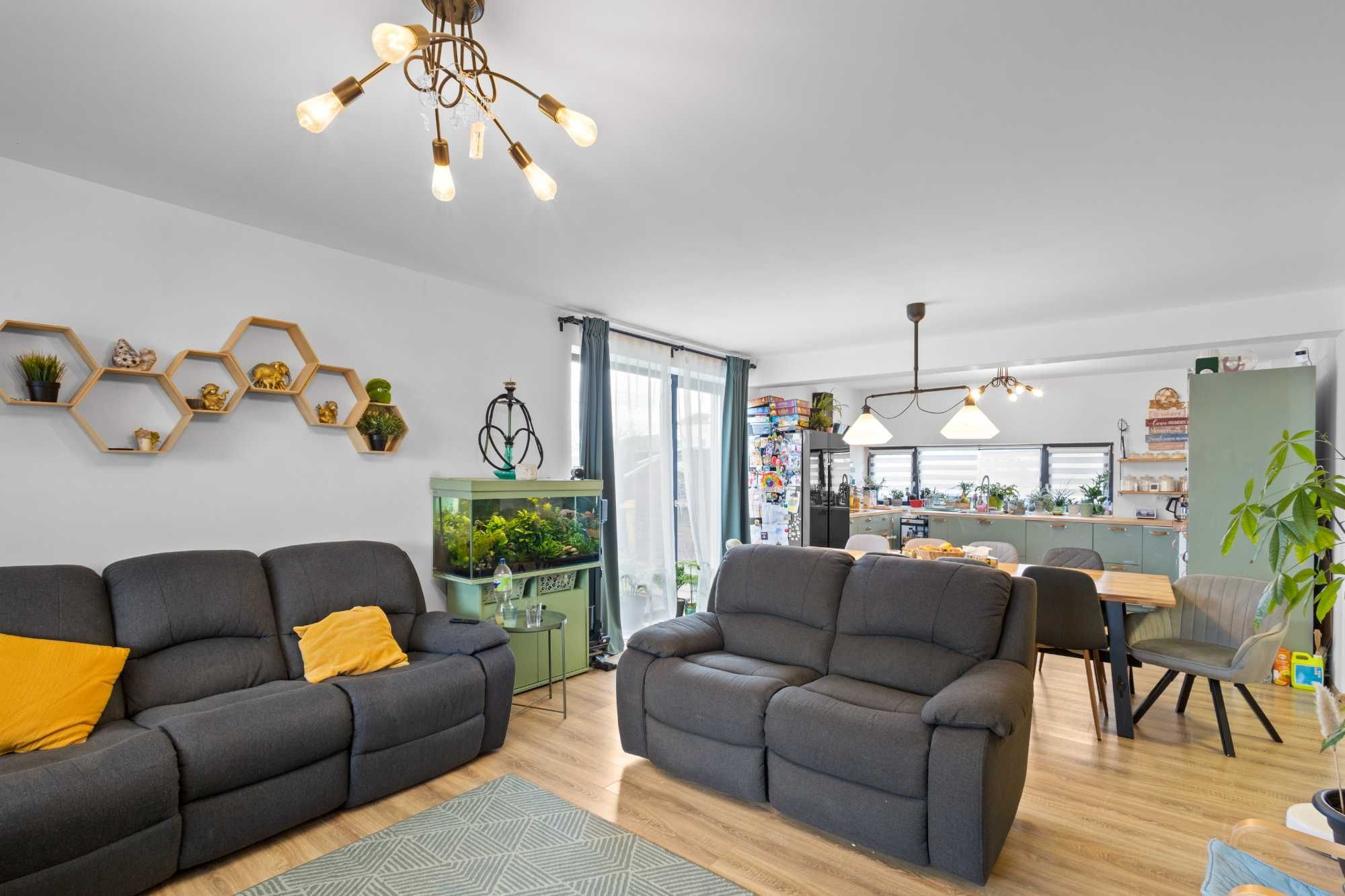 Vand Duplex, cu curte proprie, Eficient-Energetic, in Cristian-Brasov