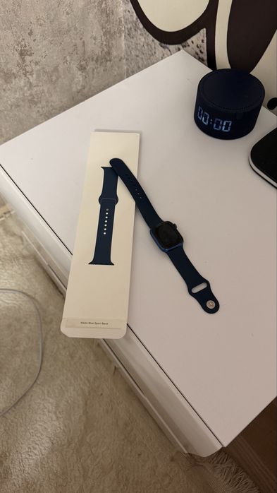 Продам Apple Watch 40mm в отличном состоянии