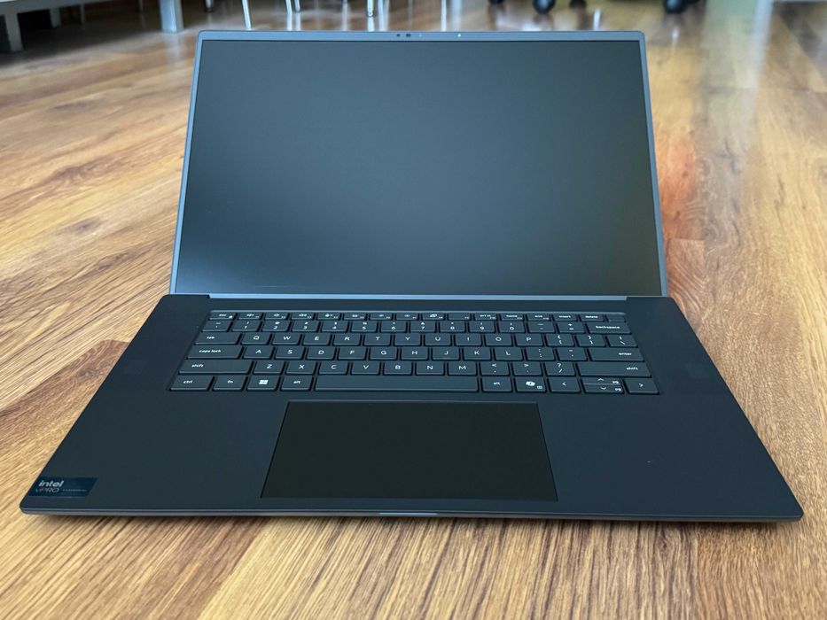 16' Ultra 7 165H DELL Precision 5690 64GB LPDDR5x/512GB/RTX 1000 Ada