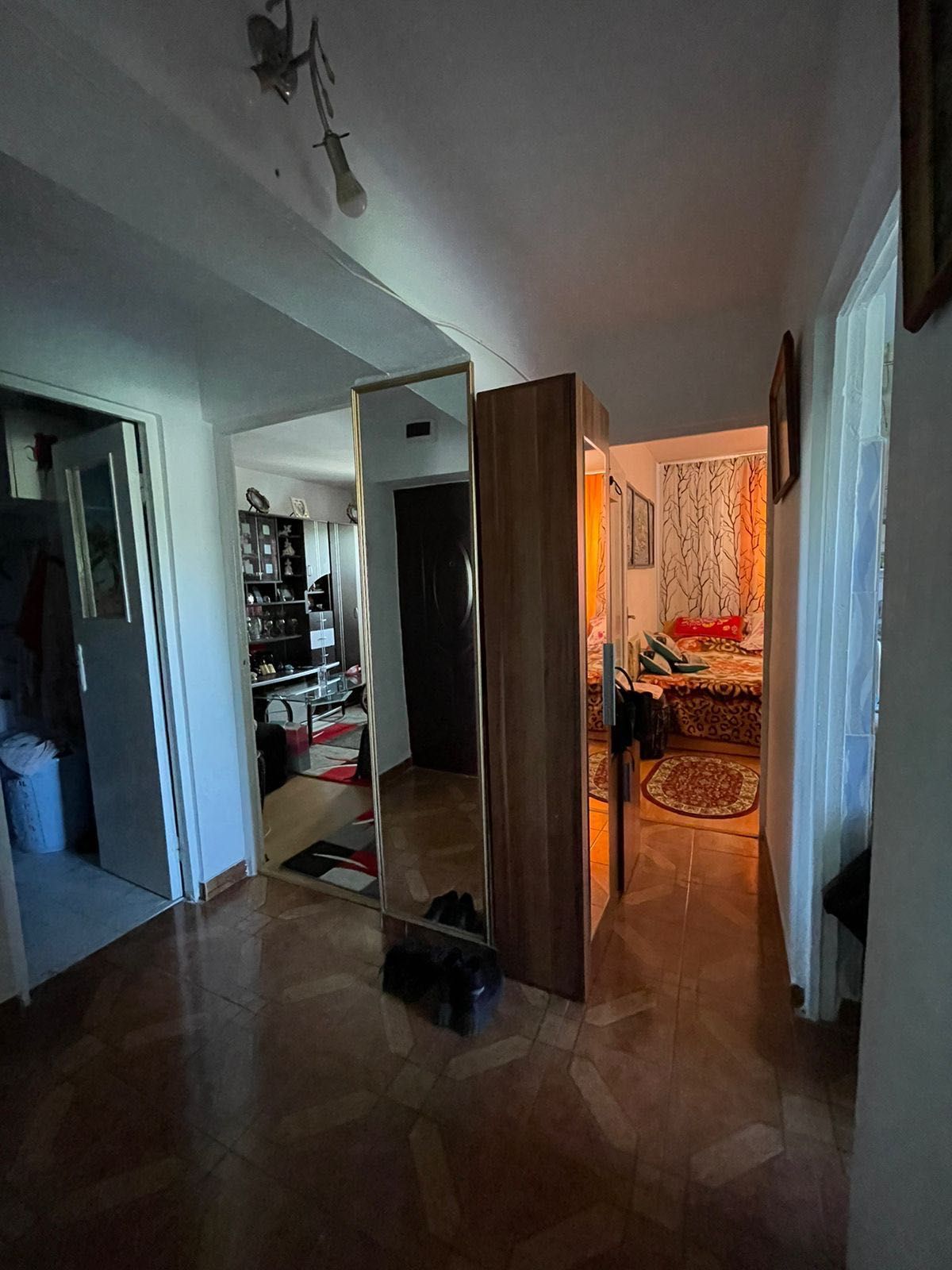 De vânzare Apartament cu 3 camere negociabil