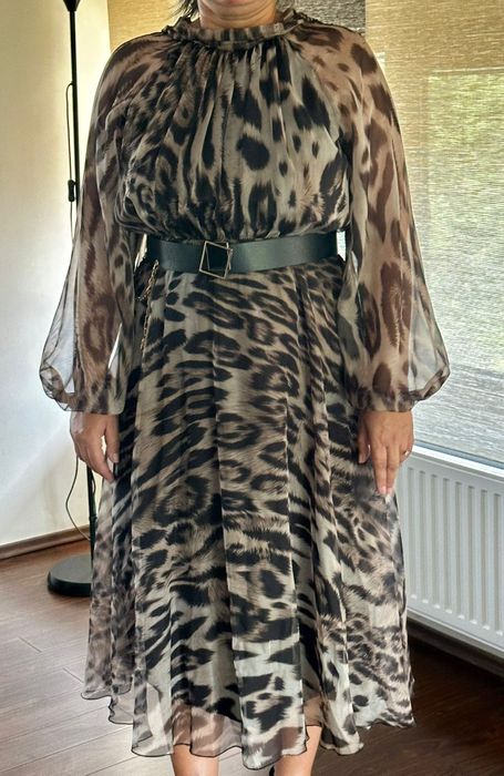 Vând rochie de matase !