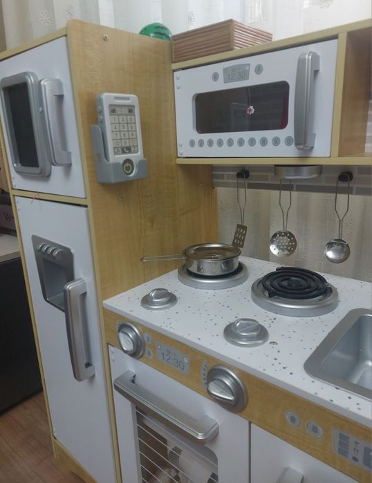 Vând bucătărie copii