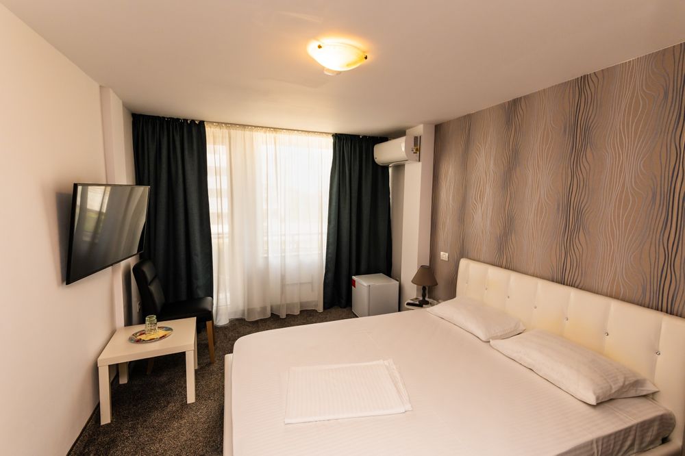 Vila P+2m 13 studiouri 1 apartament 12 locuri parcare închiriere terme