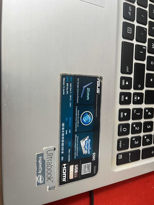 Dezmembrez Laptop Asus S56CM estetic perfect nu afiseaza