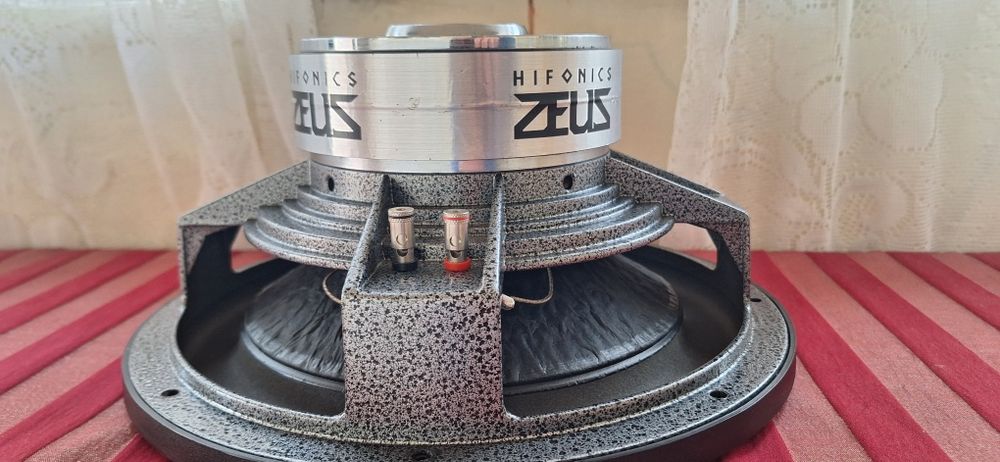 Subwoofer Hifonics Zeus  450 w rms