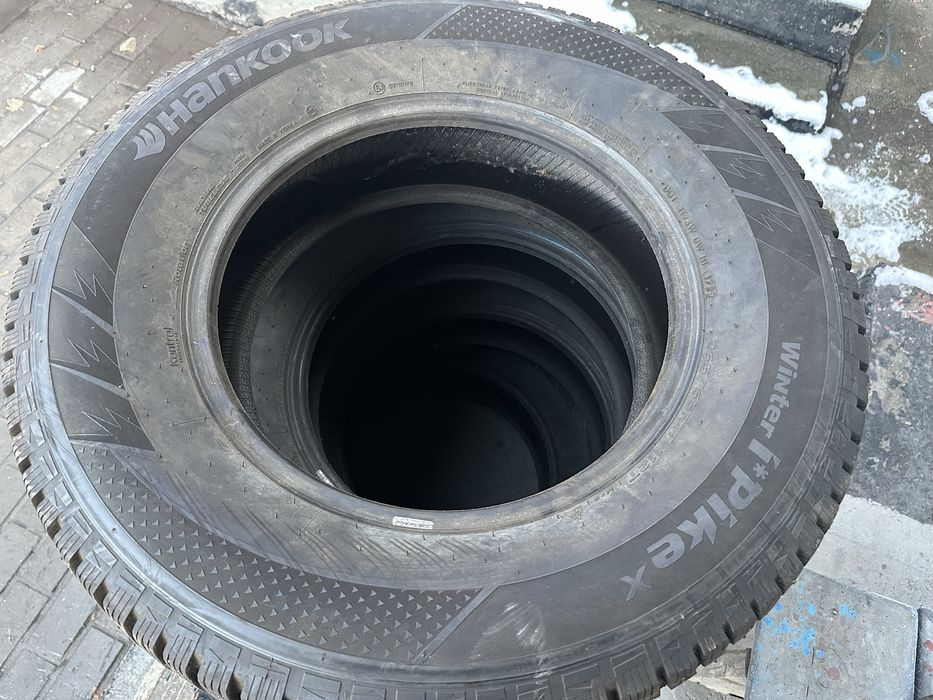 Продам резину Hankook Winter i”Pike X размер 265/65 R 17