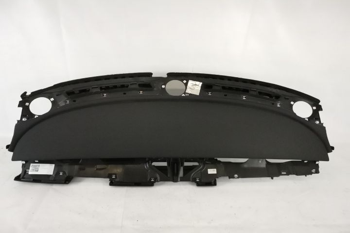 Оригинално арматурно табло в добро състояние / Tesla Model Y Оригиналн