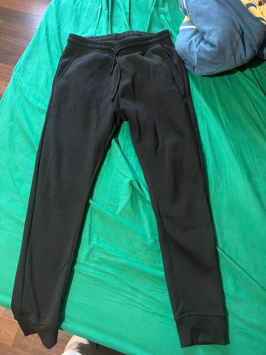 Pantaloni trening noi marimea M si L