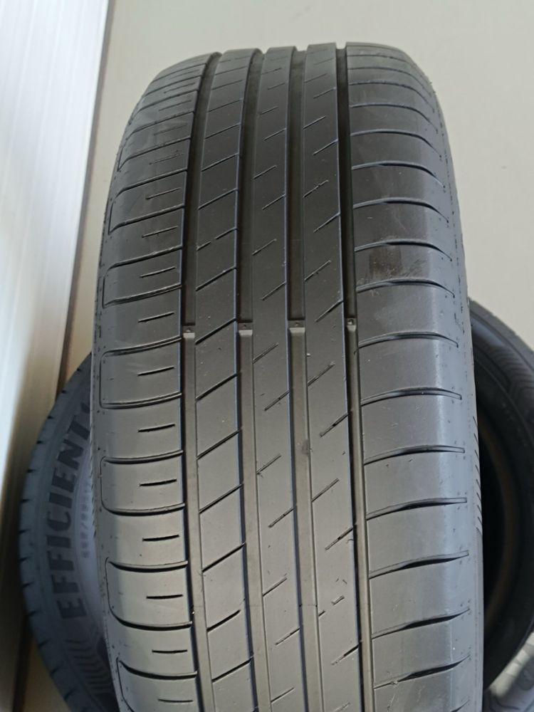2бр летни гуми 225/55/17/97W/Goodyear efficient grip/dot2220/5.7мм гра