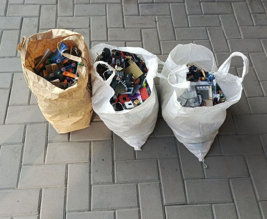 •   Лего три пакета    •