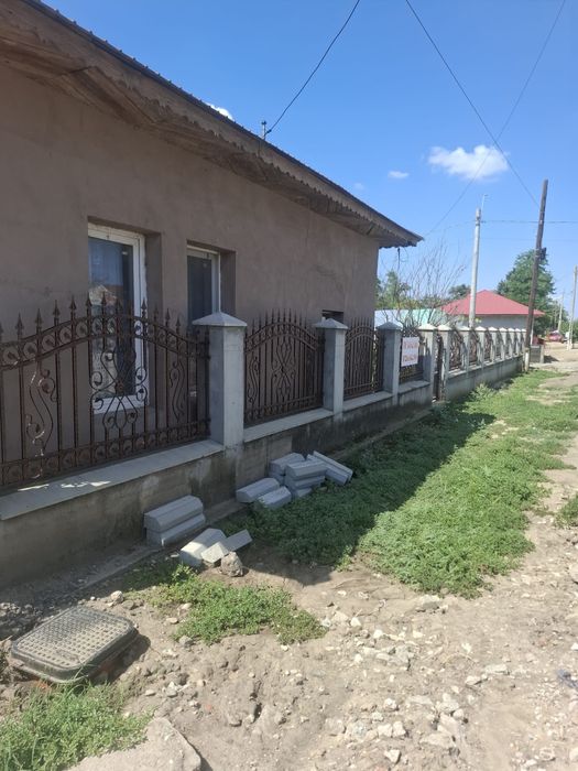 Vand casa comuna Ciocanesti , Judetul Calarasi ,Pret Negociabil 1200mp