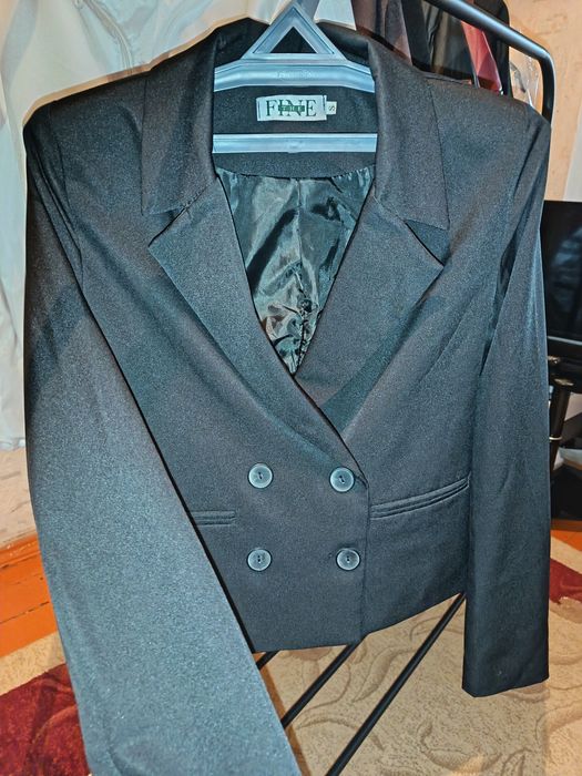 Черный пиджак качество супер.