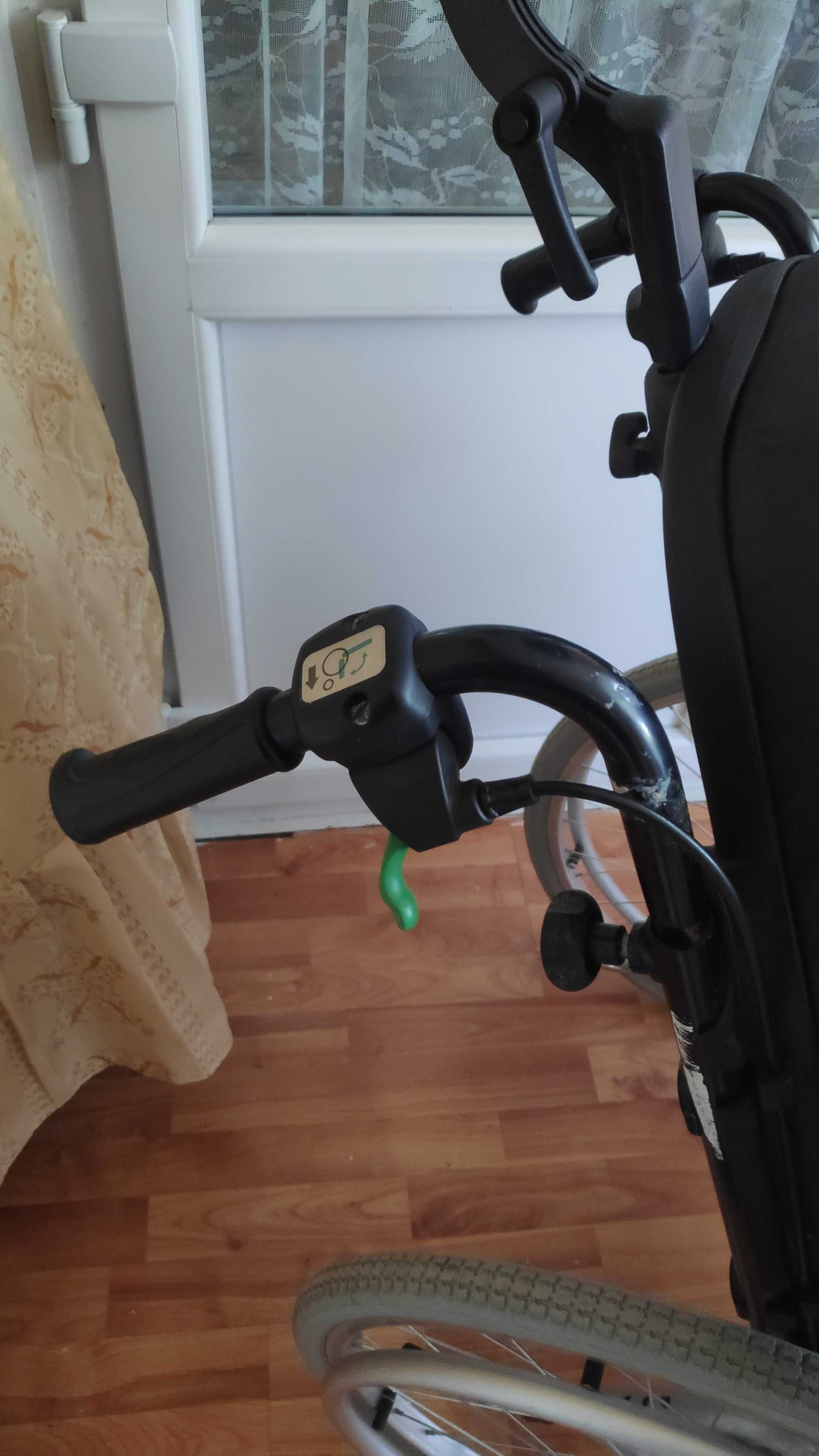 Scaun rotile stare perfecta persoane cu dizabilitati / bolnavi