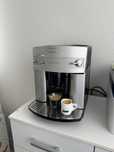 Aparat/expresor automat de cafea  Delonghi Magnifica S