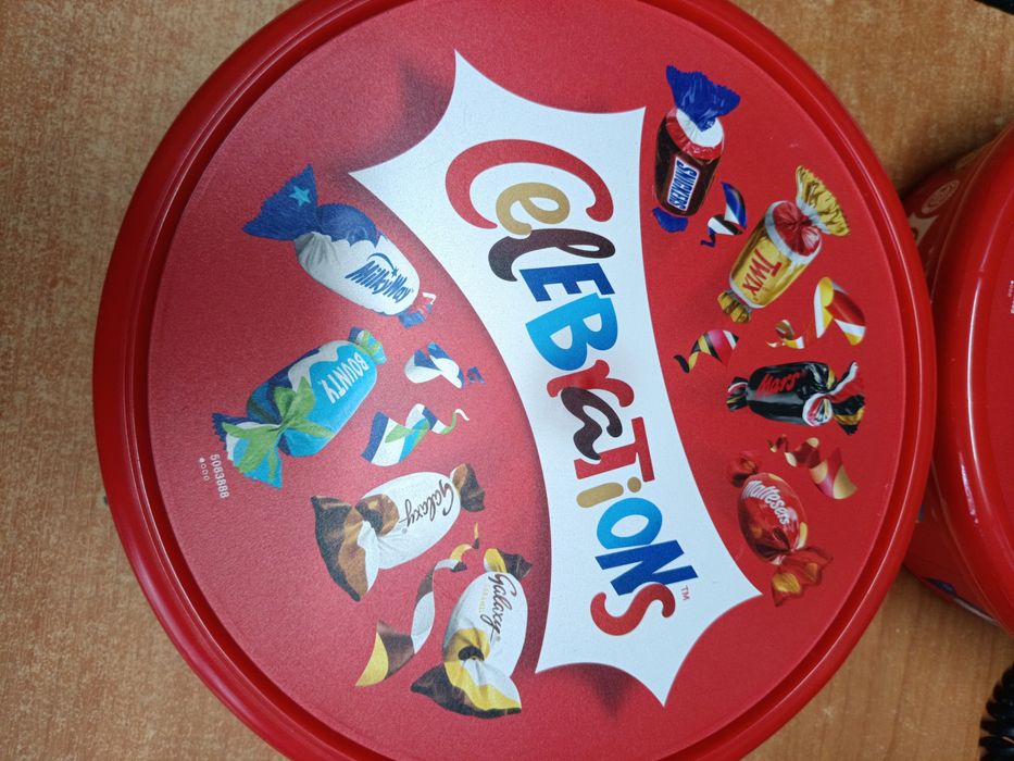 Английски бонбони celebrations 500гр 51бр